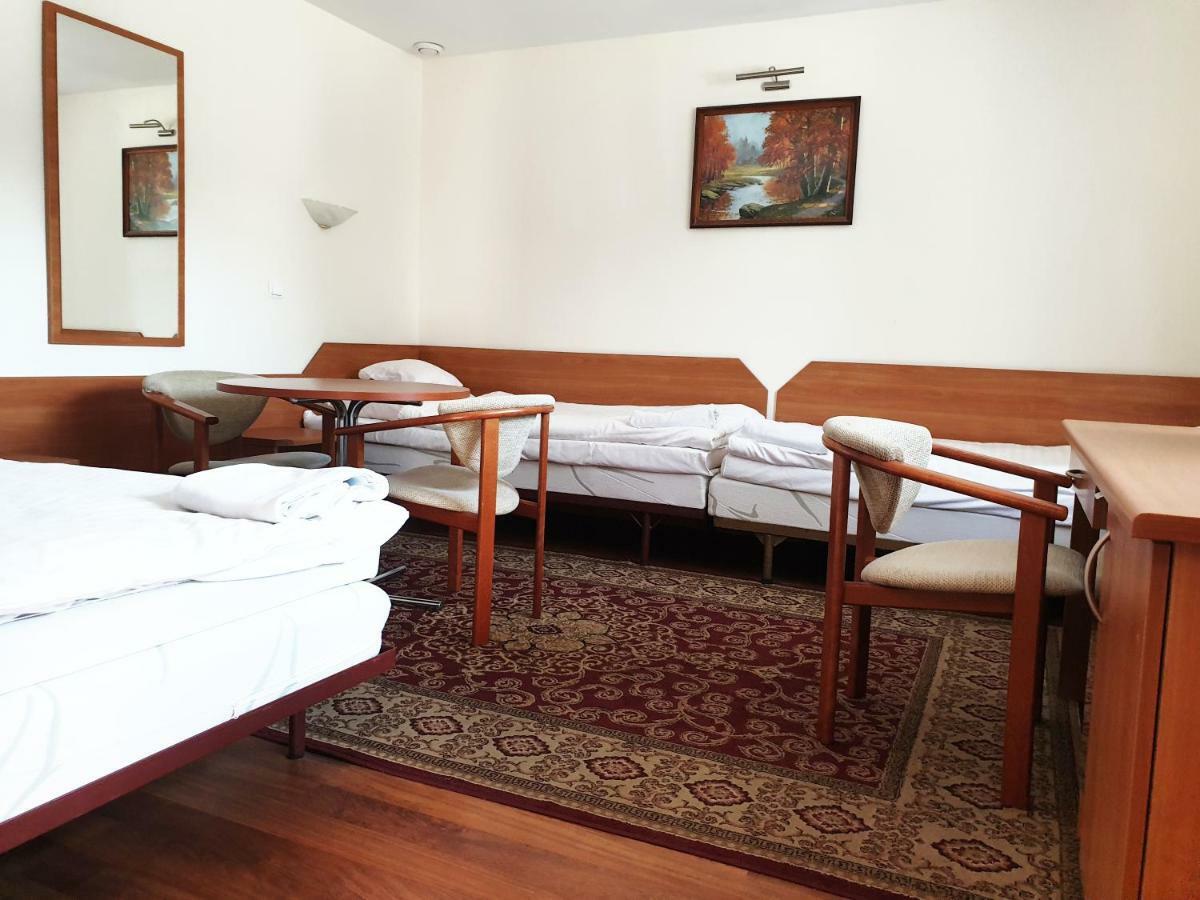 Motel Comet Przeźmierowo Exteriör bild